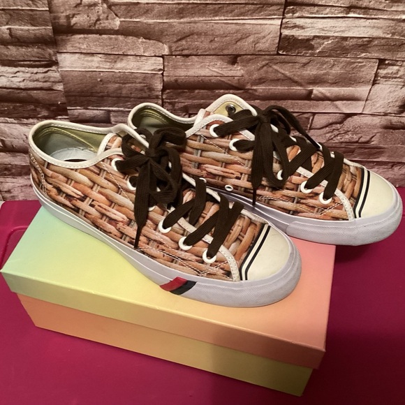 Pro-Keds Stylish Woven Pattern Sneakers 7.5M - Picture 1 of 6